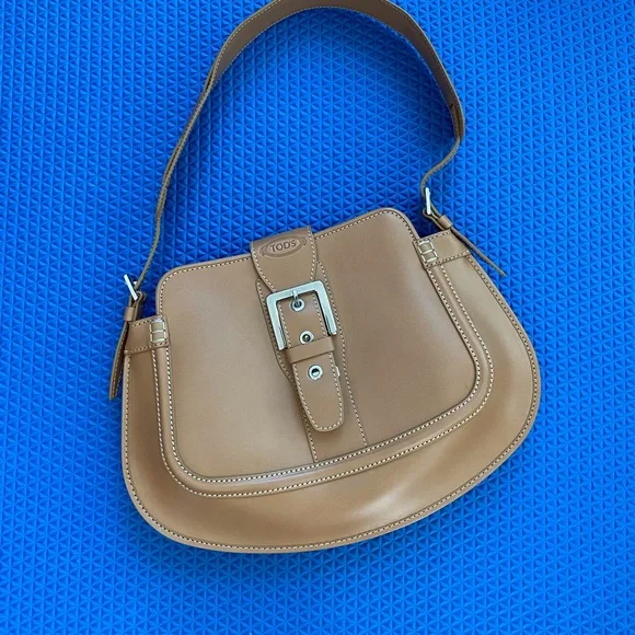 *NEW* Tod’s leather handbag - Picture 14 of 14